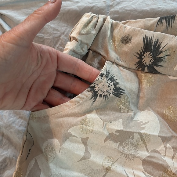 Made In Italy Size Small Medium Stretchy pants NWT Skinny leg or roll to capri - Picture 5 of 11